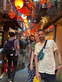 Shinjuku: bar hopping night tour at Japanese Izakaya