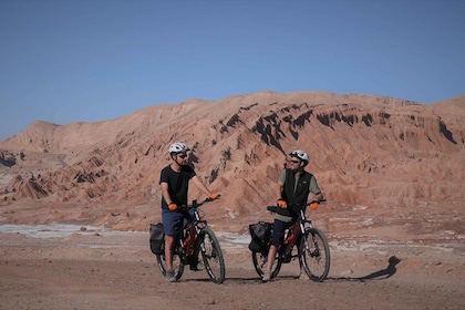 Von San Pedro de Atacama aus: Mondtal E-Bike Tour