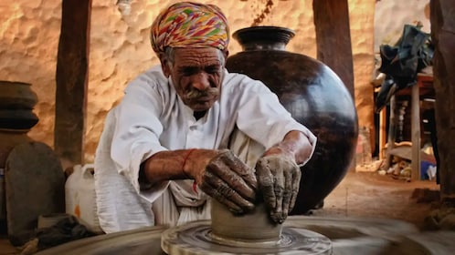 2 Days Bundi Private Tour From Jaipur With Pottery & Crafts