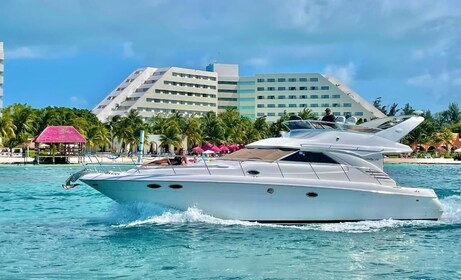 Cancun: Exclusive Sea Ray Express Bridge for 14 people