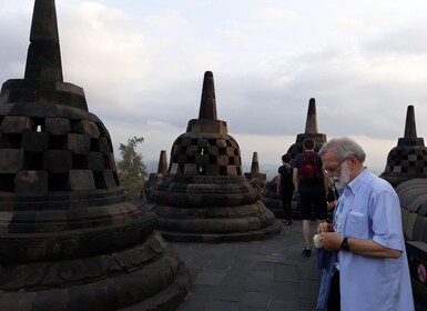 Sunrise Setumbu Hill, Borobudur & Merapi Jeep Lava Tour