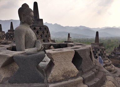 Sunrise Setumbu Hill, Borobudur & Merapi Jeep Lava Tour