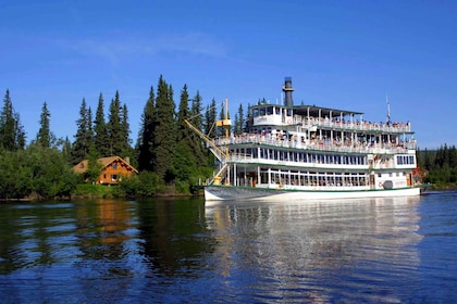 Fairbanks: Riverboat Cruise and Local Village Tour