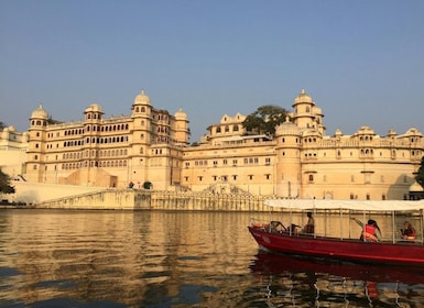 Udaipur: Private Full-Day Sightseeing Tour with a Tour Guide