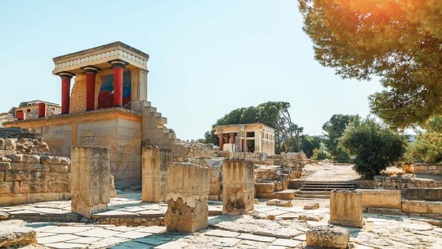 Knossos & Heraklion Archaeological Museum: From Chania