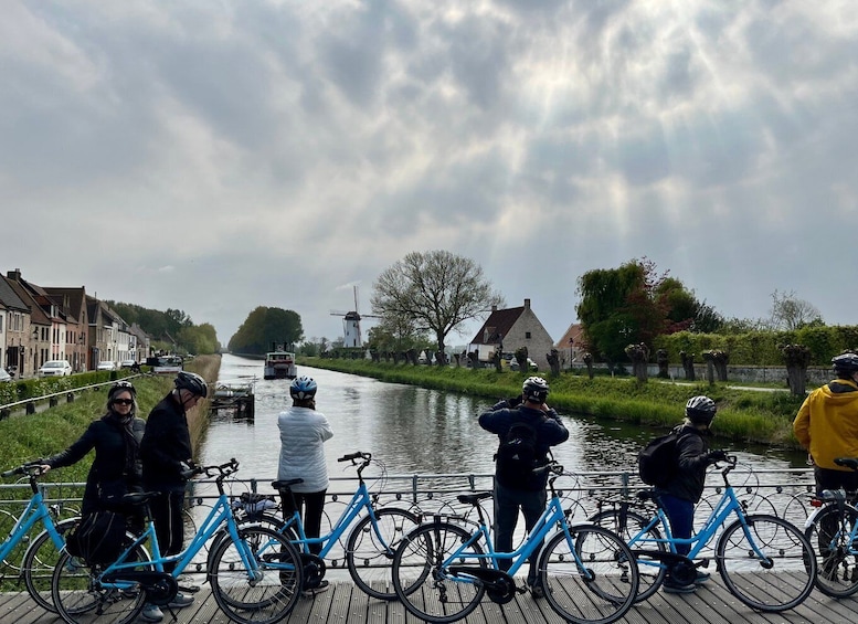 Bruges: Flatlands Guided Bike Tour
