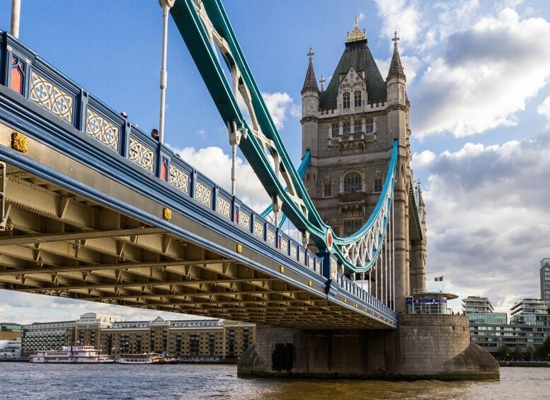 Picture 5 for Activity Skip-the-line Tower Bridge and Tower of London Private Tour