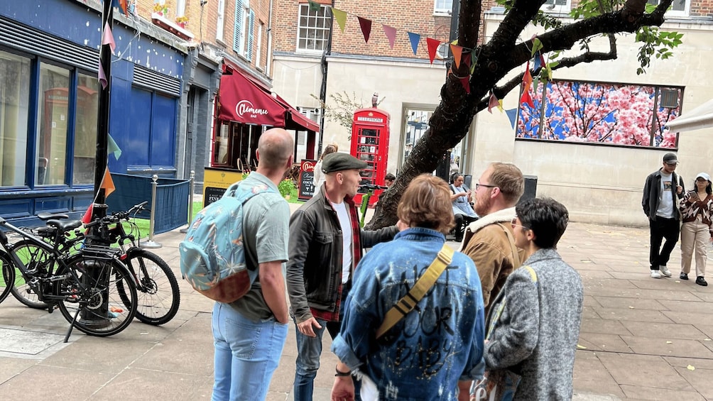 Picture 11 for Activity London: Royal Historic Pubs Walking Tour