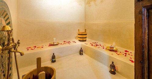 Marrakech: masaje de spa de lujo y baño turco de vapor con servicio de reco...