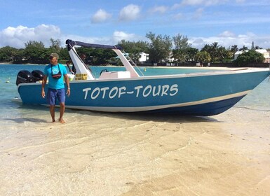 Von Blue Bay aus: Ile aux Cerfs Speedboat-Ausflug mit BBQ