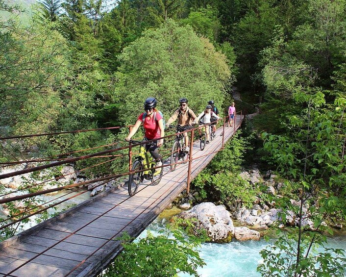 E-bike tour to the Great Soča gorge & Šunik water grove