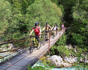 E-Bike-Tour zur Großen Soča-Schlucht und zum Šunik-Wasserhain