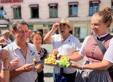 Munich Tur Mencicipi Makanan di Viktualienmarkt dalam bahasa Jerman