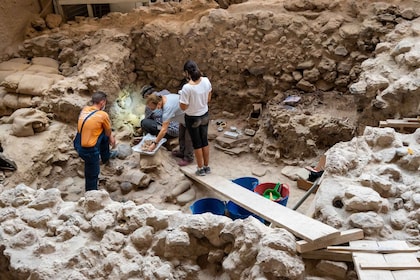 Santorin HISTOIRE et ARCHEOLOGIE excursion (jusqu'à 8 personnes)