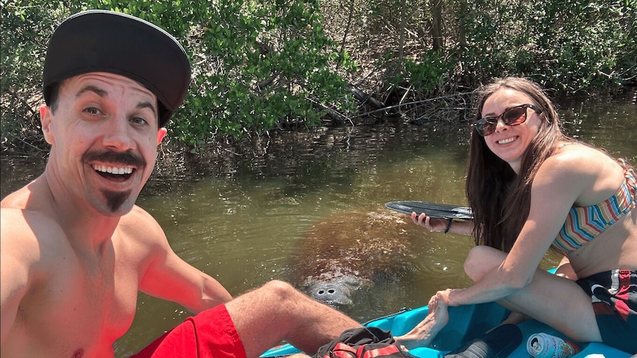 Cocoa Beach: Dolphin and Manatee Kayak or Paddle Tour
