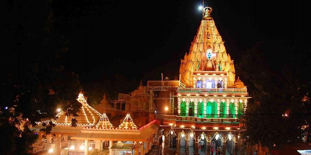 Picture 1 for Activity Indore/Ujjain: 2-Day Tour with Mahakaleshwar Temple & Hotel