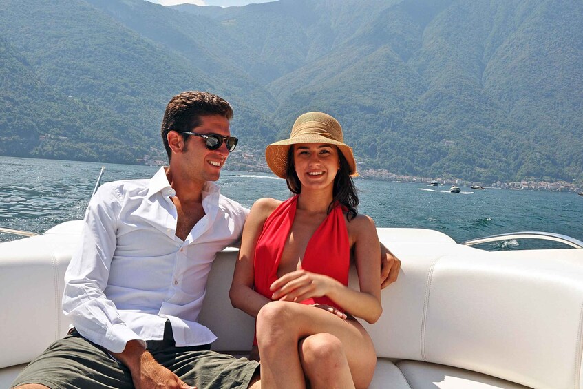 1 or 2 hours Private Boat Tour on Lake Como with Prosecco