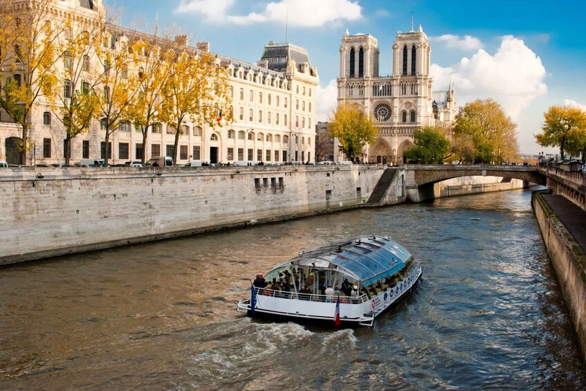 Picture 5 for Activity Walking Tour of Paris Old Town and Seine River Cruise