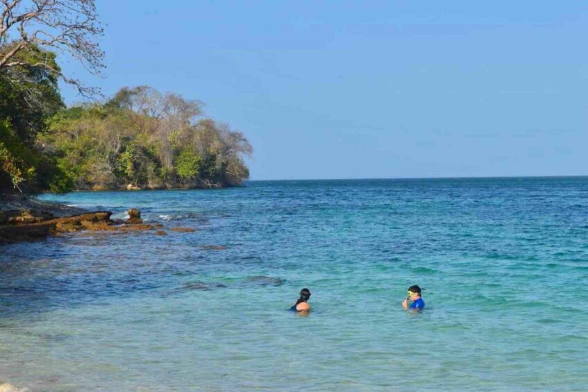 Picture 13 for Activity From Panama City: Beach Day Pass in Las Perlas Island Resort
