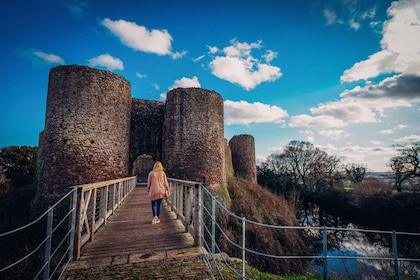 From Cardiff: Brecon Beacons, Hay-on-Wye, Medieval Heritage