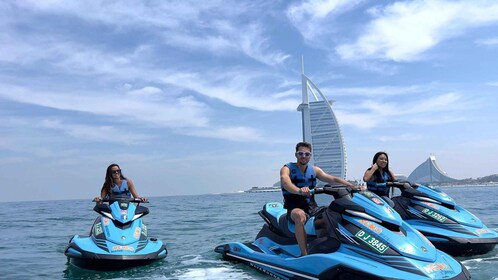 Kombinasi Jet Ski 30 Menit ke Burj Al Arab & Sarapan ala Inggris