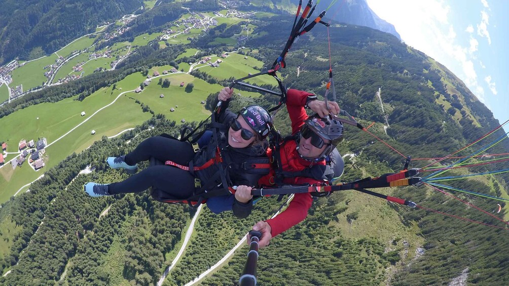 Picture 3 for Activity Mayrhofen: Paragliding Megaflug