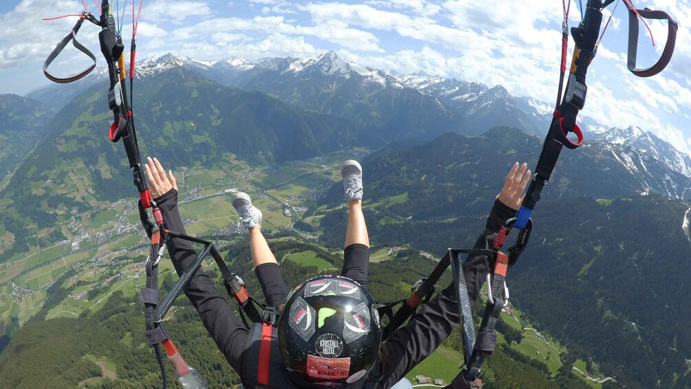 Picture 5 for Activity Mayrhofen: Paragliding Megaflug