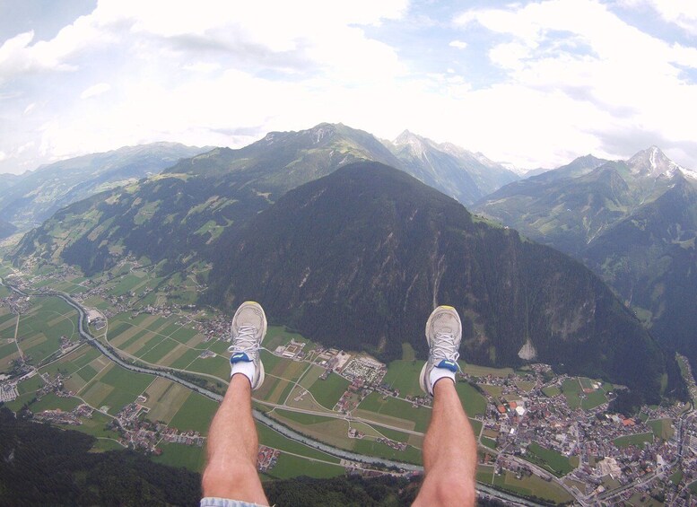 Picture 2 for Activity Mayrhofen: Paragliding Megaflug