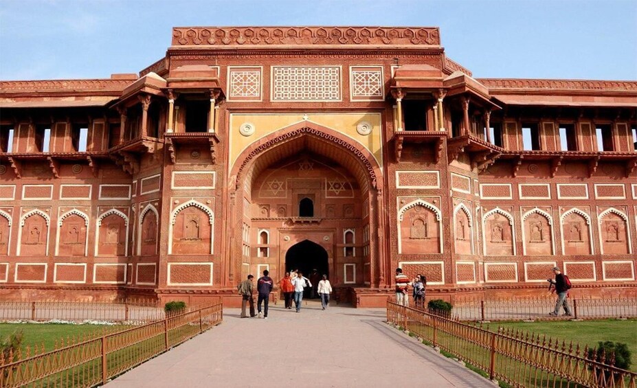 Picture 3 for Activity From Ahmedabad: Taj Mahal and Agra Fort Tour With Flight