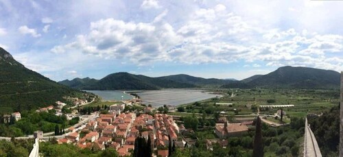จาก Dubrovnik Oyster, Mussles และไวน์ชิมใน Ston Bay