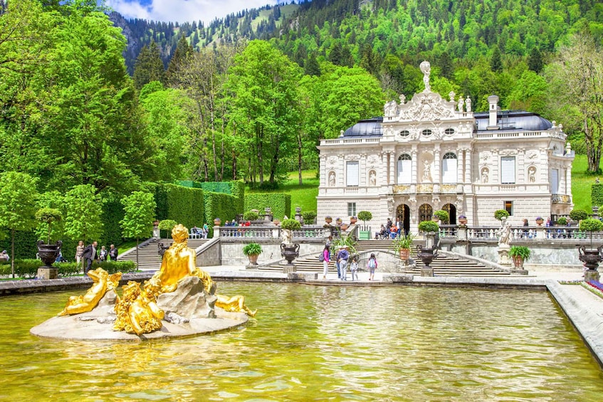 Picture 8 for Activity From Munich: Trip to Neuschwanstein & Linderhof in Spanish