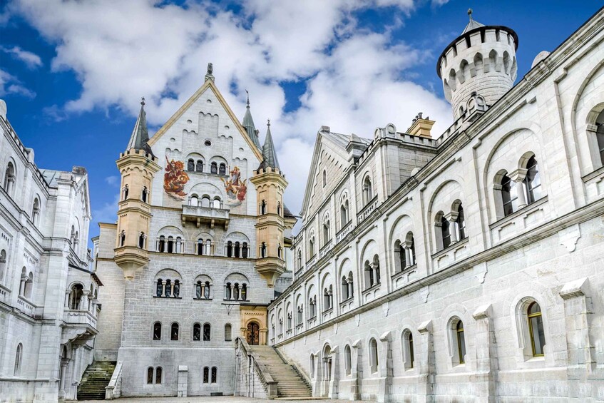 Picture 2 for Activity From Munich: Trip to Neuschwanstein & Linderhof in Spanish