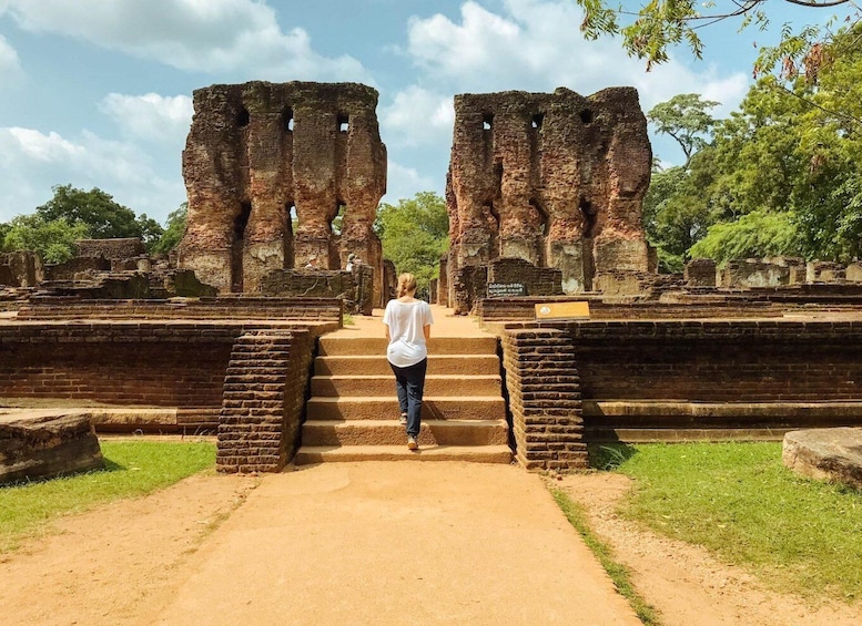 Day Trip to the Ancient City of Polonnaruwa from Negombo