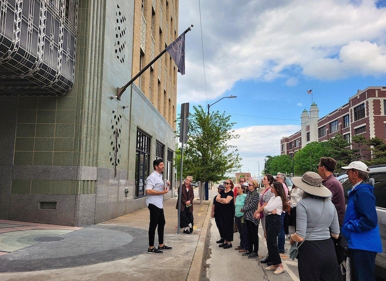 Tulsa: Art Deco Walking Tour of Tulsa
