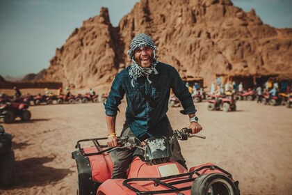 Sharm El Sheikh: Buggy, ATV en kamelentocht met diner en show