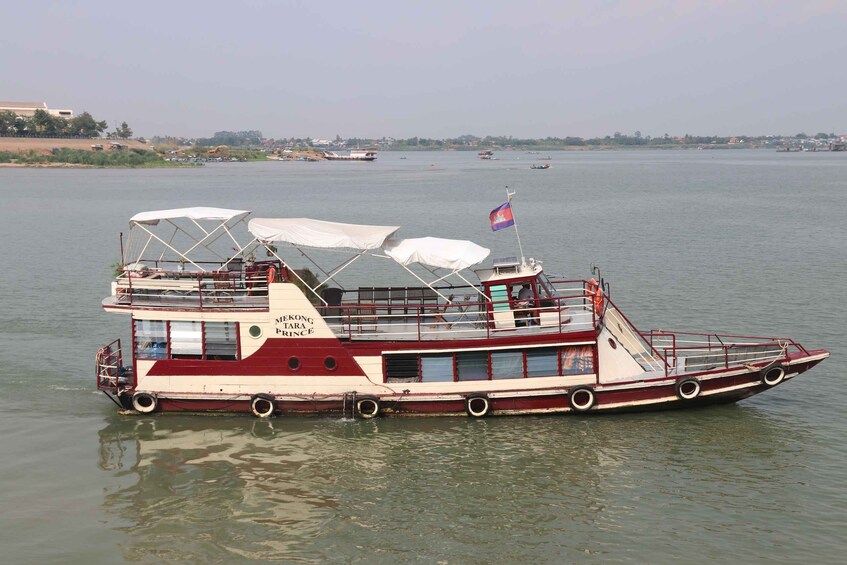 Picture 8 for Activity Tonle Sap Cruise & Road Tour between Phnom Penh & Siem Reap