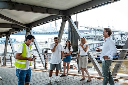 Bremerhaven: Harbour Scavenger Hunt with GPS and Radio