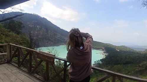 Bandung: Volcano, Hot Spring, Mud Swimming, & Lake Tour