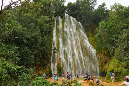 El Limón: Waterfall Horseriding Tour with Lunch