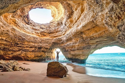 Depuis Portimão : Bateau des grottes de Benagil excursion au lever du solei...