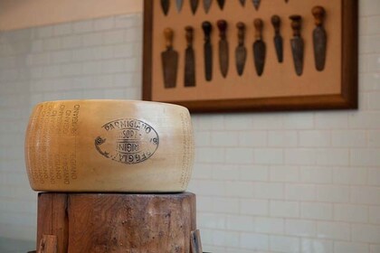 Parma: Parmigiano Reggiano Museum Ticket with Tasting Option