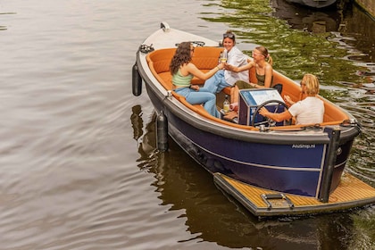 Haarlem: Private Boat Rental City Centre