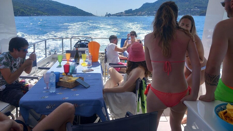 Portovenere:Gulf Poet & Islands sunset boat trip with dinner