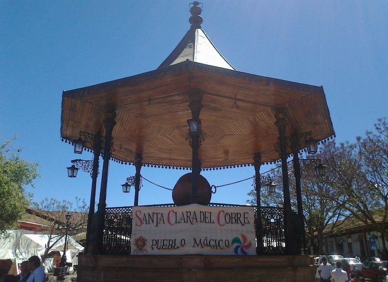 Picture 3 for Activity Morelia: Tzintzuntzan, Patzcuaro, Santa Clara del Cobre Tour