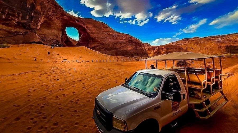 Monument Valley 4x4 Navajo Guided Tour