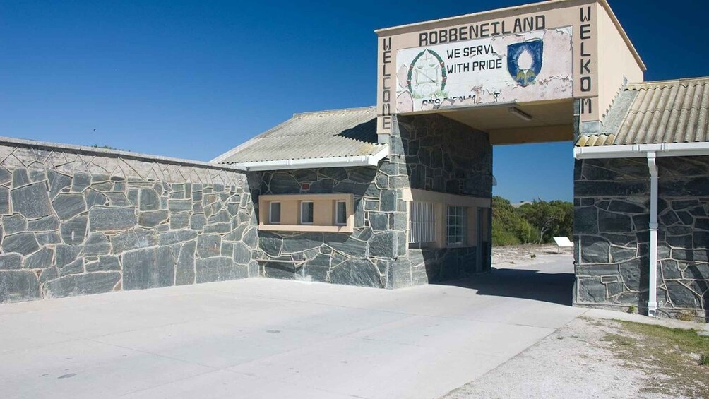 Picture 1 for Activity 3-Day Private Tour: Good Hope Table Mountain & Robben Island