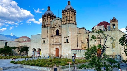 Oaxaca: City centre & Santo Domingo Temple Walking Tour