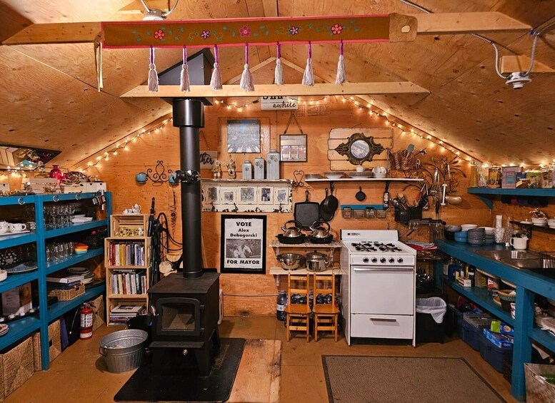 Picture 16 for Activity From Yellowknife: Aurora Borealis Tour with Cozy Cabin Base