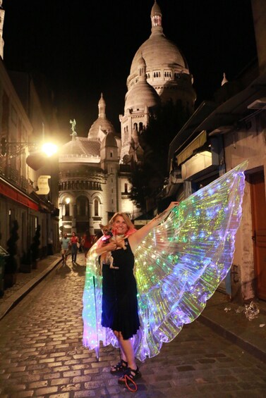 Picture 1 for Activity Singing Montmartre by night with a Diva