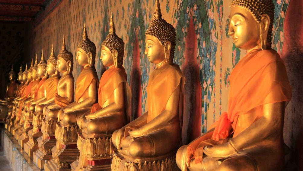 Picture 2 for Activity Bangkok: Grand Palace & Wat Pho Half-Day Private Tour